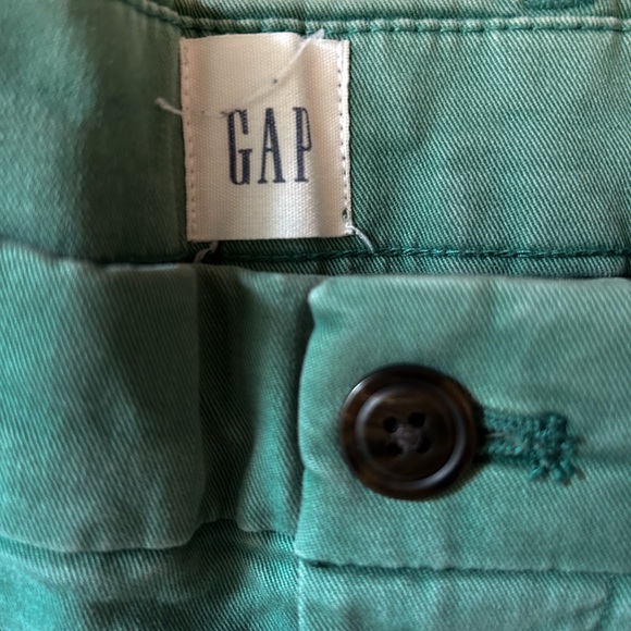 GAP Green 10” Vintage Shorts - Picture 3 of 4